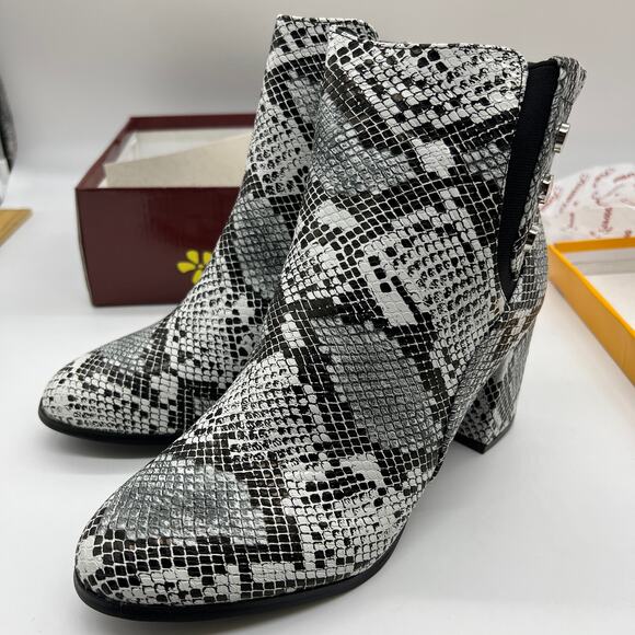 Forever Faux Leather Chunky Heeled Boots Womens Size 8.5 Snake Gray Color Bootie - Picture 7 of 11